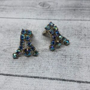 𝅺Vintage blue AB rhinestone statement glam clip on earrings.